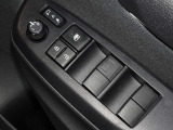 電動格納式ドアミラー・パワーウインドウを装備しています。