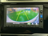 バックモニター付きで、車庫入れやバック時の後方確認をサポート。