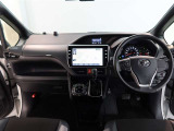見通しのよいすっきりとした視界で、誰でも運転しやすいです。運転のしやすさは疲れにくさにも繋がりますよ♪
