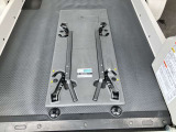 車いす用固定装置(リフト側)
