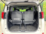 【パワーバックドア】スマートキーや運転席のボタンを押すだけでリアゲートが自動で開閉します!荷物を持っている時や、高い位置にあるバックドアを閉める際に便利な機能です♪