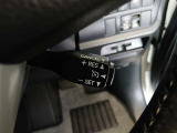 クルーズコントロール装備 アクセルを踏むことなく車速を一定キープ。高速道路も楽々走行できます。