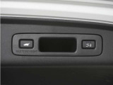 ◆予約クローズ機能付きパワーテールゲート◆キーや運転席のボタン、ハンズフリー機能など多彩なアクセスで自動開閉できます。