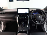 シンプルな運転席。運転は軽いハンドル回しで軽快なドライブを楽しめます