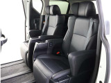 ゆとりある広々とした車内空間は、ドライブを始め買い物やレジャーなど、幅広く活躍します。一人でもみんなとでもお出かけを楽しみましょう!