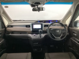 【前方視界】開放的な前方視界!運転がしやすく疲れにくいです♪窓が大きく、見通しがとっても良いおクルマですよ♪