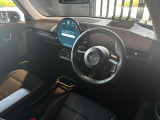 丸を基調とした個性的なインテリア。MINIならではの拘りポイントです!運転が楽しくなるインテリアです!