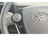 ステアリングスイッチ付き。前方から目を離すことなく操作することが可能です。