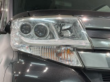 LEDヘッドライトは、点灯の瞬間から最大光量を発揮し、突然暗くなるトンネルなどでの安定感を高めます。