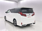 荷物をたっぷり載せて広々ドライビング♪夏でも冬でも、アウトドアやショッピングを思い切り楽しみましょう!