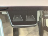 走行中に前方の車両と歩行者を認識し、衝突の危険性があると判断した場合にドライバーへ注意喚起。さらに危険性が高まった場合には緊急ブレーキで減速、衝突の回避や、衝突時の被害軽減に寄与します。