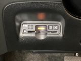ハンドルの左下にETCがついています。高速道路の料金所の通過も楽々です。カードの取り出しもしやすい場所についています。