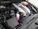 2AR-FSE型 2.5L 直列4気筒 DOHCエンジンと交流同期電動機のハイブリッドシステム搭載、駆動方式はFRです。