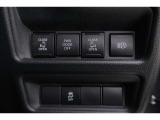 電動スライドドアのスイッチです。車内からもスイッチひとつでラクにドアの開閉できますよ♪