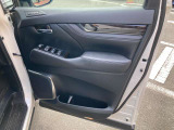 当店の車はルームクリーニング施工済み!納車前には手がけWAX、室内仕上げ清掃で納車をおこなっております!