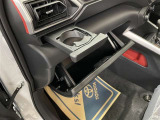 ダッシュボード周辺画像です。小物を置くのに便利な収納スペースです(^^♪