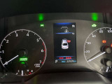 視認性に優れたメーターを採用しており、走行中でも車速や情報が分かりやすく表示されます。運転時の視線移動をむりのない範囲に抑え、快適で安心感のあるドライブをサポートします。
