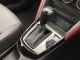 アクセルペダルを踏み込む量や速さに応じて変速パターンをし、人馬一体の運転感覚を発揮してくれる6速オートマ!