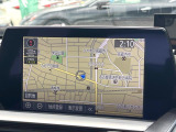 【メーカー純正ナビ】インテリアに溶け込むスタイリッシュな「専用設計」メーカーナビを装備♪視認性や操作性など基本性能にも優れ、より上質なカーライフをお楽しみいただけます。
