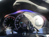 運転席のスピードメーターになります。明るく見やすく安全快適なドライブを楽しめます。