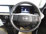 運転が楽しくなる明るく開放的な運転席まわりです。