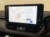 【10.5インチディスプレイオーディオ】各種オーディオ機能とスマホ連携機能を搭載。コネクティッドナビ対応。車載ナビ機能も搭載。機能の詳細につきましては、展示店舗までお尋ねください。