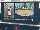 【パノラミックビューモニター】専用のカメラにより、上から見下ろしたような視点で360度クルマの周囲を確認することができます☆死角部分も確認しやすく、狭い場所での切り返しや駐車もスムーズに行えます。
