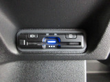 今や標準装備になりつつあるETC車載器も装着されております。料金所を通過するときも楽々です。