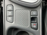 各種スイッチです。【電動パーキングブレーキ】は自動でサイドブレーキをかけてくれる安心機能です。