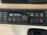 フロント両席にはシートヒーターが付いています!寒い日に便利な装備ですね。