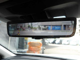 スマートリヤビューミラーで視界を妨げられることありません