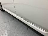 サイドスポイラーにキズ・凹みあります。