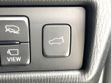 【パワーバックドア】スマートキーや運転席のボタンを押すだけでリアゲートが自動で開閉します!荷物を持っている時や、高い位置にあるバックドアを閉める際に便利な機能です♪