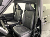 厚みがあって、座り心地のいいシート。運転席も助手席もリラックスしてゆったりと座れます♪