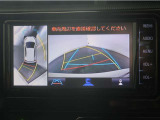 パノラミックビューモニター付きです。車両を上から見た様な映像を画面に表示。運転席からの目視だけでは見にくい、車両周辺の状況をリアルタイムでしっかり確認出来ます。