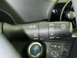 【オートライト】車外の明るさに応じて自動的にライトの点灯・消灯をしてくれます