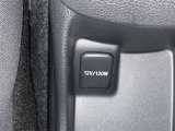 【12V電源】非常時やキャンプなどに役立つ12V電源付きです。