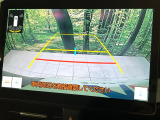 【バックカメラ】駐車時に後方がリアルタイム映像で確認できます。大型商業施設や立体駐車場での駐車時や、夜間のバック時に大活躍!運転スキルに関わらず、今や必須となった装備のひとつです!