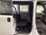 乗車人数や荷物の量、車内での過ごし方に合わせて、シートのレイアウトを変更できます。