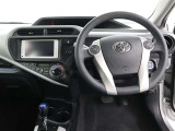 ☆シンプルながら機能性あふれる運転席周りです。 使いやすいスイッチ類の配置によりとても運転しやすいですよ。