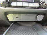 USB差し込みとシガレット電源が並んでいます