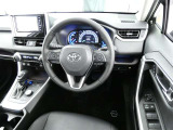 【運転席】運転席周りの画像です。プロの手で隅々までクリーニングしています。ご来店いただき実際に見てみてくださいね☆