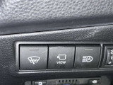 オートマチックハイビームとは、先行車や対向車のライトを認識し、ハイビームとロービームを自動で切り替える機能です。夜道の視界を確保します。詳細は販売店スタッフまでおたずねください。