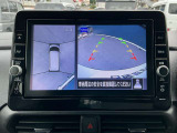 アラウンドビューモニター搭載。上から見下ろしたように液晶に映るのでスムーズな駐車をサポートします。