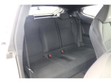 ■車内クリーニング■専門スタッフが見えないところまで徹底洗浄!車内のニオイもリフレッシュ!目に見えないところまで美しくがモットーです。だから、当店の中古車は内装にも自信があります!