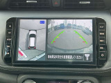 アラウンドビューモニター搭載。上から見下ろしたように液晶に映るのでスムーズな駐車をサポートします。