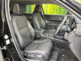 運転席シート廻りは使用感も少なく、良好な状態となっています。前オーナー様が丁寧に使っていたことがよくわかりますね。