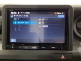 HondaCONNECT対応の便利なナビディスプレー。お持ちのスマートフォンと連携して、ナビやBluetoothでの音楽再生が可能です。デザインはもちろん、操作性も良好です。