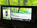 【アラウンドビューモニター】専用のカメラにより、上から見下ろしたような視点で360度クルマの周囲を確認することができます☆死角部分も確認しやすく、狭い場所での切り返しや駐車もスムーズに行えます。