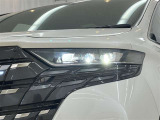 LEDヘッドライトです。デザイン性がよくとても明るいので、夜間の走行や悪天候でも安心です。しかも長寿命!